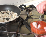 Foto del paso 1 de la receta: Bacalao con ciruelas, pasa y piñones