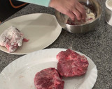 Foto del paso 1 de la receta: Carrilleras de cerdo guisadas al vino tinto