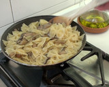 Foto del paso 6 de la receta: Farfalle salteadas con setas variadas