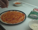 Foto del paso 2 de la receta: Pizza de cinco quesos