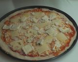 Foto del paso 3 de la receta: Pizza de cinco quesos