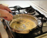 Foto del paso 2 de la receta: Salsa bechamel paso a paso