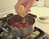 Foto del paso 1 de la receta: Yogurt de fresas