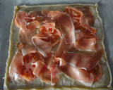 Foto del paso 3 de la receta: Hojaldre de mozzarella, jamón y tomate