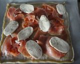 Foto del paso 4 de la receta: Hojaldre de mozzarella, jamón y tomate