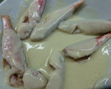 Foto del paso 2 de la receta: Salmonetes fritos con guarnición