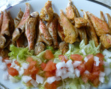 Foto del paso 4 de la receta: Salmonetes fritos con guarnición