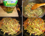 Foto del paso 5 de la receta: Espirales con salchichas y salsa pesto