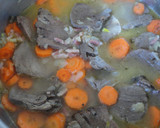 Foto del paso 4 de la receta: Lengua con cebollas y zanahorias