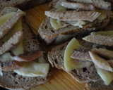 Foto del paso 2 de la receta: Tosta de caballa y queso