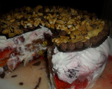 Foto del paso 8 de la receta: Torta de yogurt helado con gelatina y frutas rojas