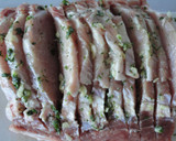 Foto del paso 2 de la receta: Lomo relleno con salsa de vino y verdura