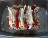Foto del paso 5 de la receta: Lomo relleno con salsa de vino y verdura