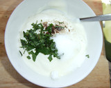Foto del paso 4 de la receta: Fresas y melón con crema de yogurt griego a la menta