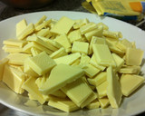 Foto del paso 3 de la receta: Tarta de chocolate blanco y galletas