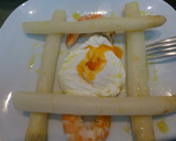 Foto del paso 6 de la receta: Huevos escalfados con sabor a espárragos