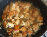 Foto del paso 4 de la receta: Pechuga de pollo al curry con cacahuetes
