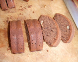 Foto del paso 6 de la receta: Pastel de chocolate con nata de canela y bombones de marron glacé