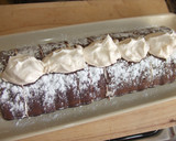 Foto del paso 8 de la receta: Pastel de chocolate con nata de canela y bombones de marron glacé
