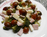 Foto del paso 4 de la receta: Ensalada de brócoli, jamón y queso