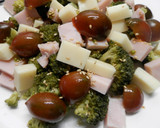 Foto del paso 5 de la receta: Ensalada de brócoli, jamón y queso