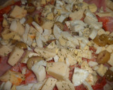 Foto del paso 2 de la receta: Pizza a la napolitana con masa de tarta