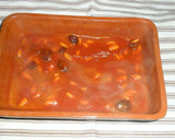 Foto del paso 2 de la receta: Salmón gratinado al all i oli con salsa de tomate, pasas y piñones