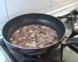 Foto del paso 6 de la receta Espinacas con bacon, piñones y pasas
