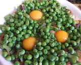 Foto del paso 4 de la receta: Huevos de codorniz al plato