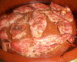 Foto del paso 2 de la receta: Chuletas de pavo adobadas al ajillo con vino blanco al horno