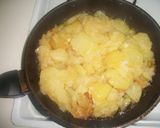 Foto del paso 2 de la receta: Patatas a lo pobre al vino blanco