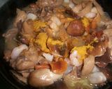 Foto del paso 2 de la receta: Setas variadas con gambas al curry madras