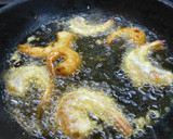 Foto del paso 2 de la receta: Langostinos en tempura con salsa