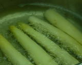Foto del paso 1 de la receta: Habitas y guisantes con espárragos y huevo