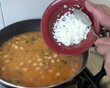 Foto del paso 4 de la receta: Garbanzos guisados con huevo duro