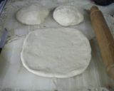 Foto del paso 1 de la receta: Pizza con jamón crudo