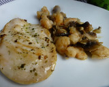 Foto del paso 3 de la receta: Pechuga con champiñon y gambas