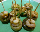 Foto del paso 3 de la receta: Pinchito de champi y langostino