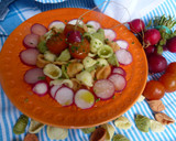Foto del paso 2 de la receta: Ensalada de pasta y rabanitos con tomate