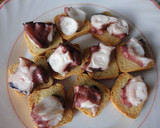 Foto del paso 1 de la receta: Minitostas de pulpo y queso de tetilla