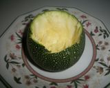 Foto del paso 1 de la receta: Calabacita rellena de bacalao al ajillo