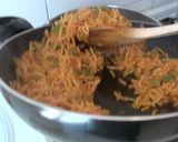 Foto del paso 4 de la receta: Fideos a la cazuela con costilla de cerdo y salchichas