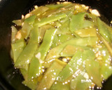 Foto del paso 2 de la receta: Judías verdes al ajillo con huevos escalfados al pimentón