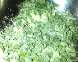 Foto del paso 3 de la receta: Tortitas de cebollines en salsa verde