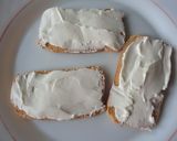 Foto del paso 1 de la receta: Tosta de jamón, queso y mermelada