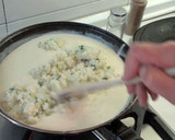Foto del paso 5 de la receta: Pimientos del piquillo rellenos de bacalao con salsa de pimientos