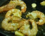 Foto del paso 3 de la receta: Crema de puerros con langostinos