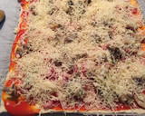Foto del paso 4 de la receta: Pizza de hojaldre con champiñones y bacon