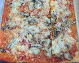 Foto del paso 6 de la receta: Pizza de hojaldre con champiñones y bacon