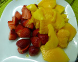 Foto del paso 1 de la receta: Batido de fresa y mango